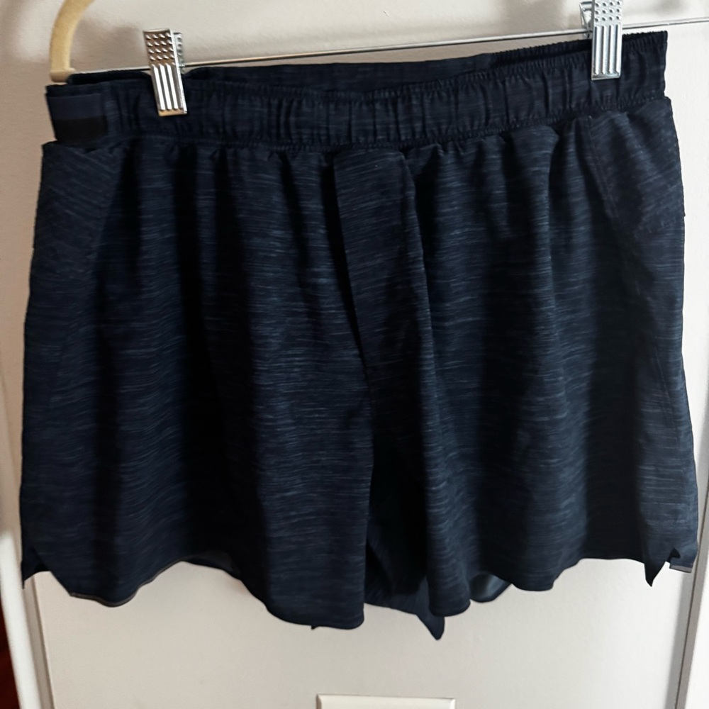 lululemon athletica Men's Dark Navy Heathered Lined Athletic Shorts - Picture 4 of 5